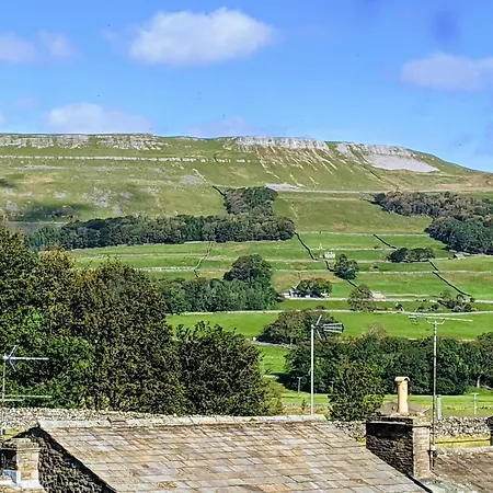 The White Hart Inn, Hotel