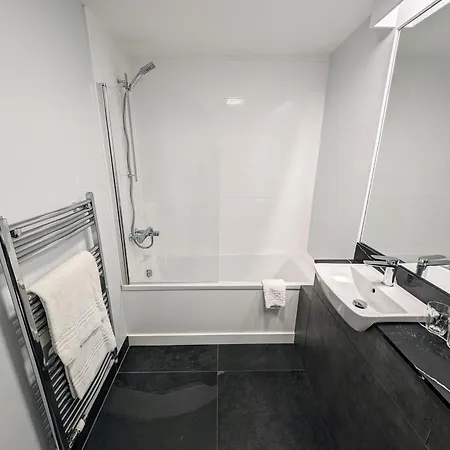 فندق The White Hart Inn, *