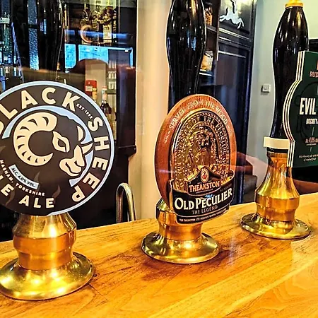 The White Hart Inn,