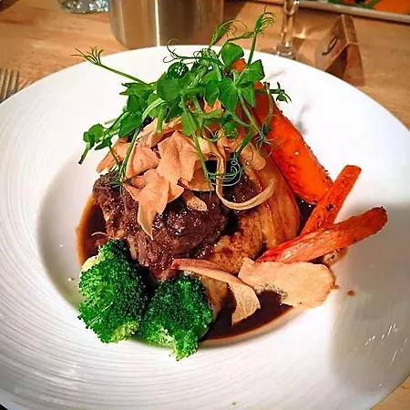 酒店 The White Hart Inn, 霍伊斯