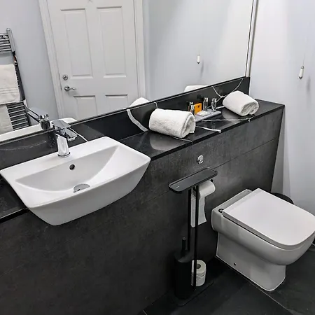 The White Hart Inn, Отель Хоус